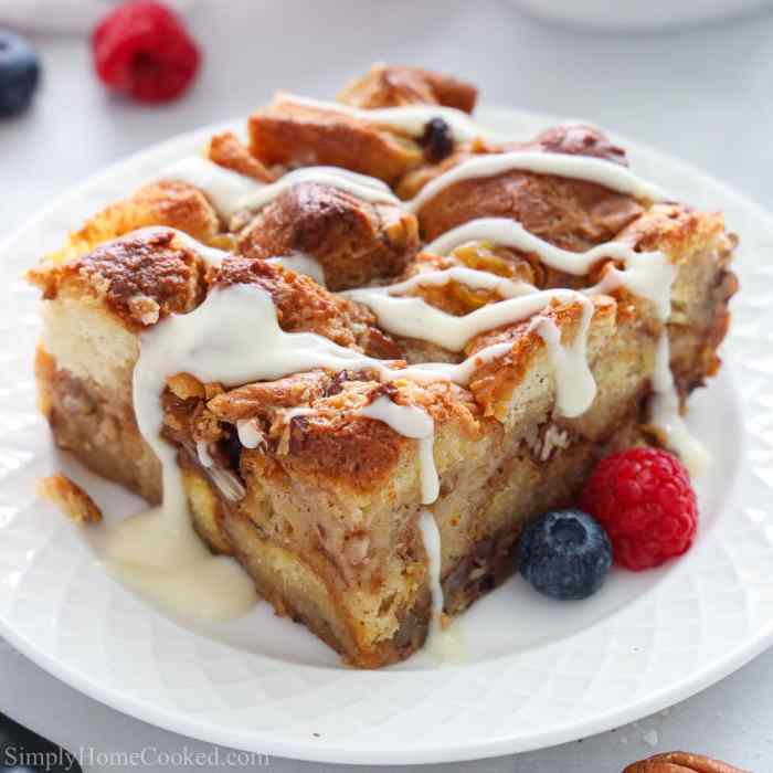 Recipe bread pudding with vanilla sauce