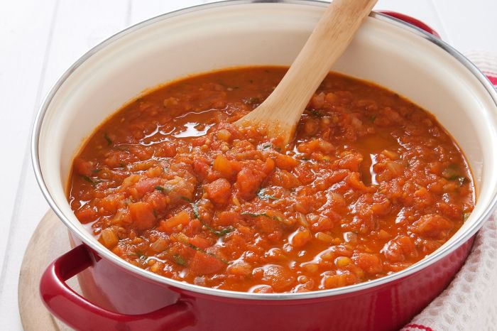 Pasta sauce from fresh tomatoes recipe